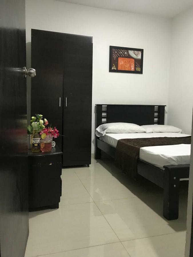 ميديلين Hotel Bulerias 33 المظهر الخارجي الصورة