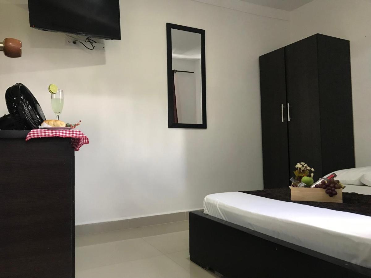 ميديلين Hotel Bulerias 33 المظهر الخارجي الصورة