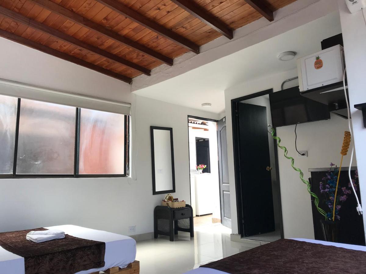 ميديلين Hotel Bulerias 33 المظهر الخارجي الصورة